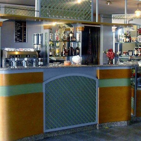 Hotel Centrale Quartu SantʼElena Dış mekan fotoğraf