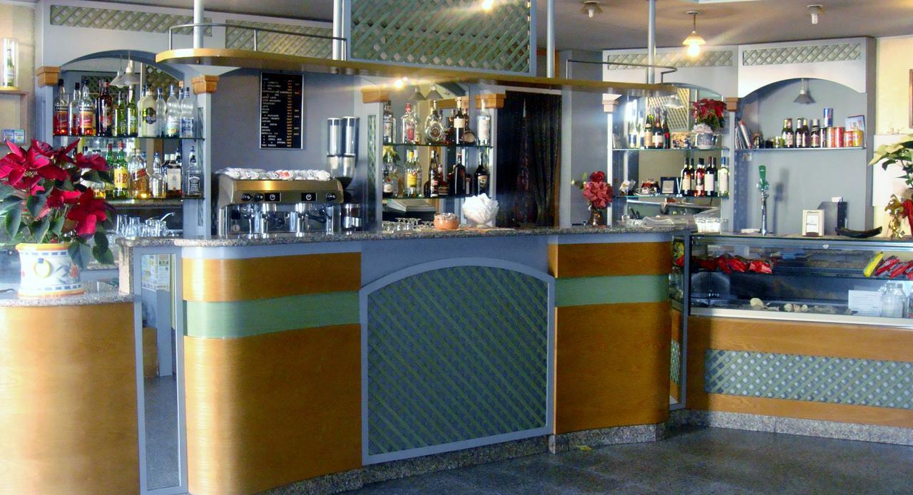 Hotel Centrale Quartu SantʼElena Dış mekan fotoğraf