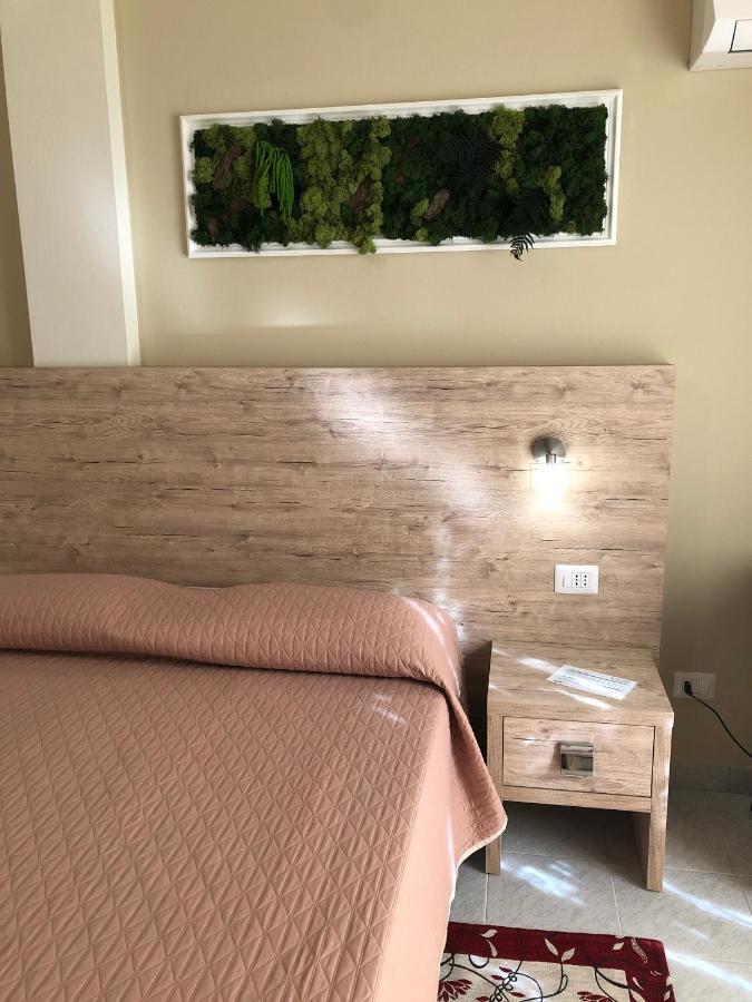Hotel Centrale Quartu SantʼElena Dış mekan fotoğraf