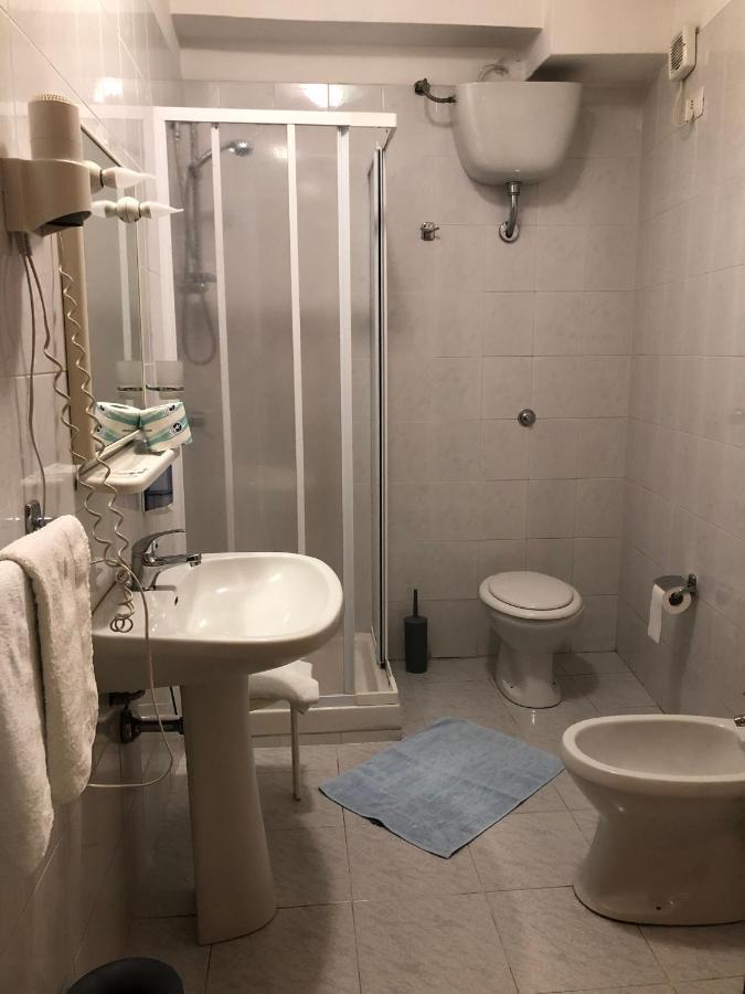 Hotel Centrale Quartu SantʼElena Dış mekan fotoğraf