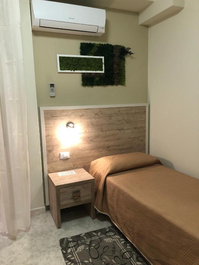 Hotel Centrale Quartu SantʼElena Dış mekan fotoğraf