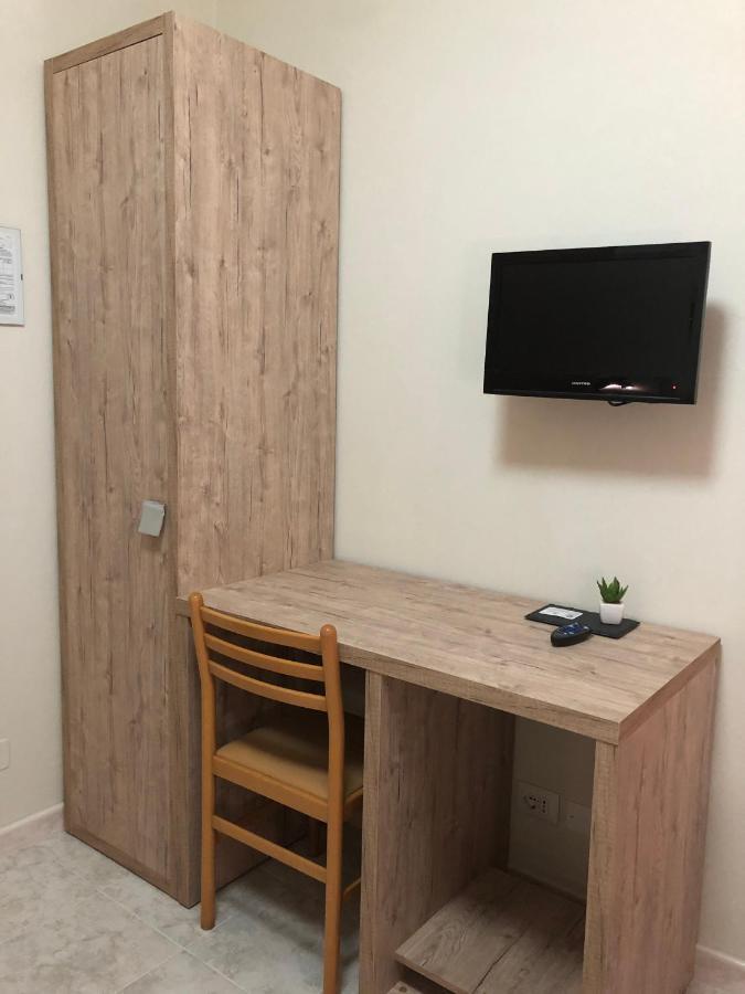 Hotel Centrale Quartu SantʼElena Dış mekan fotoğraf
