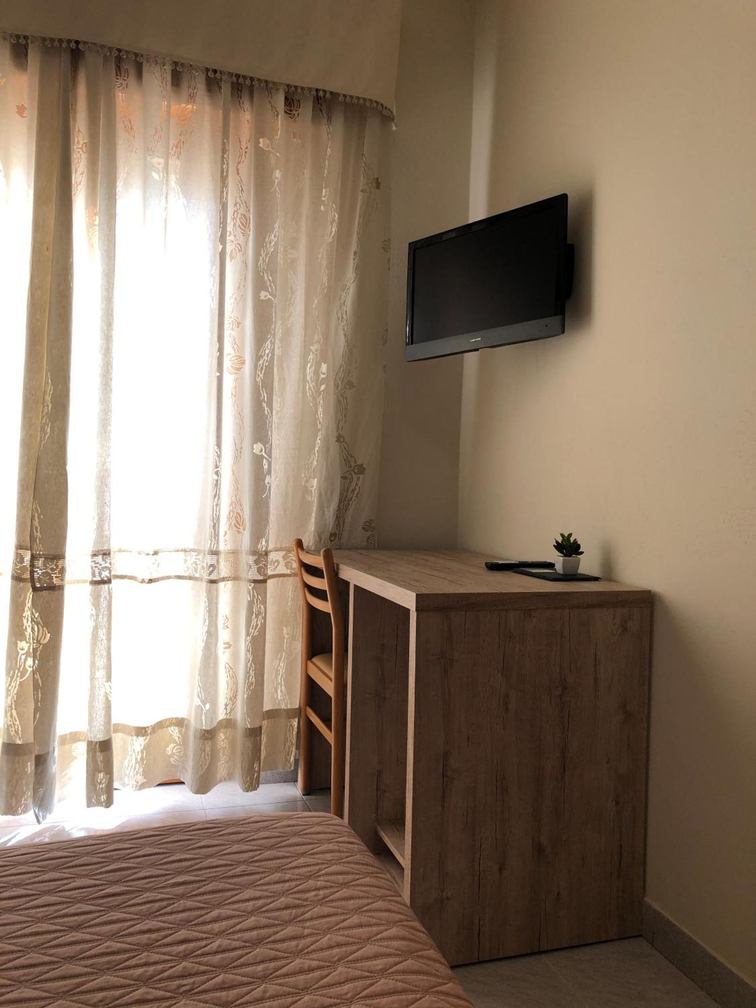 Hotel Centrale Quartu SantʼElena Dış mekan fotoğraf